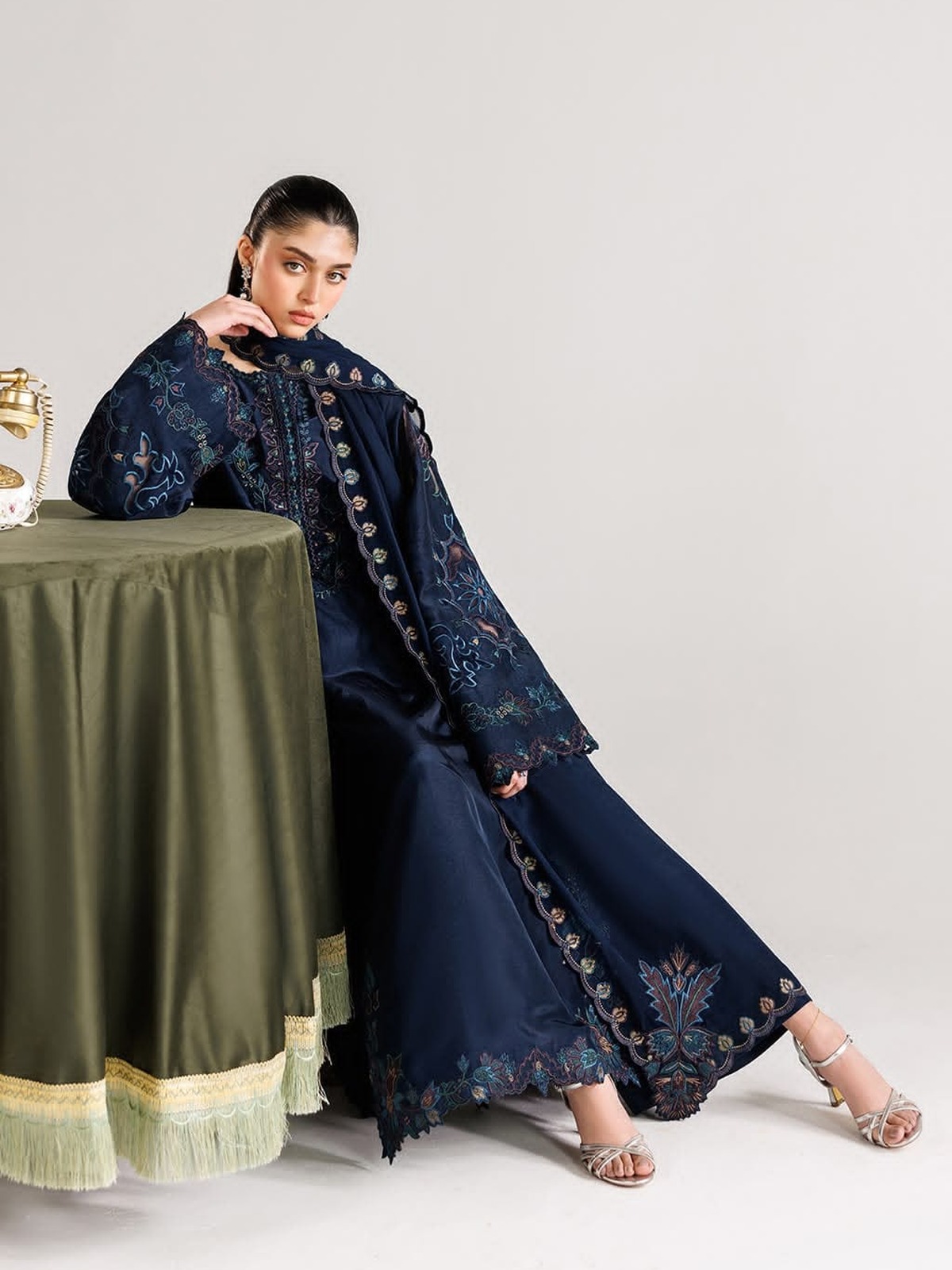 Iznik Winter Collection Heavy Embroidered image 3