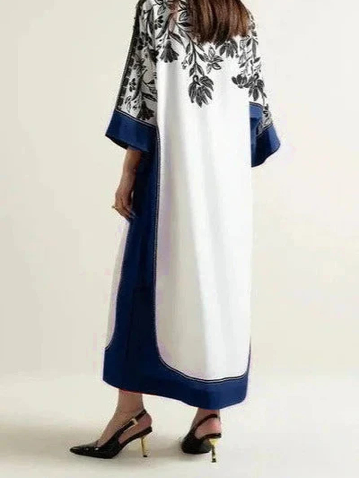 Lulusar Swiss Lawn Digital Printed Kaftan Suit image 3