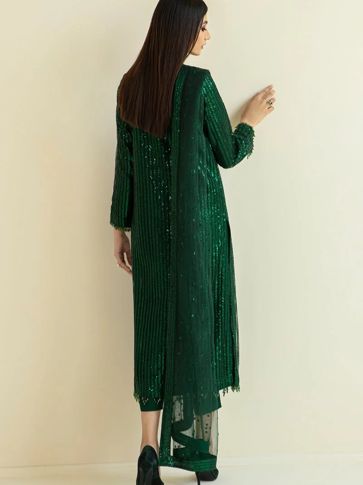 Luxury Heavy Sequins Embroidered Net 3 Pc Party Wear Suit image 3