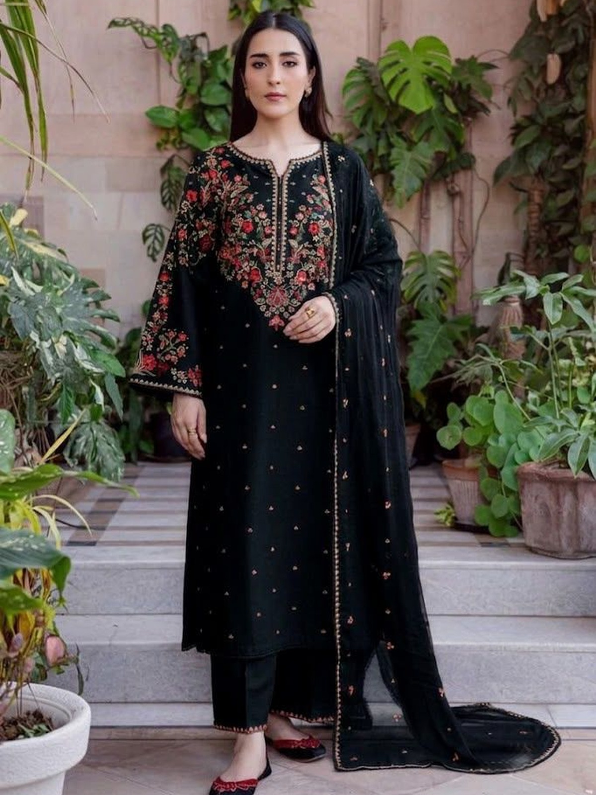 BATIK 2689 | Embroidered Lawn Suit